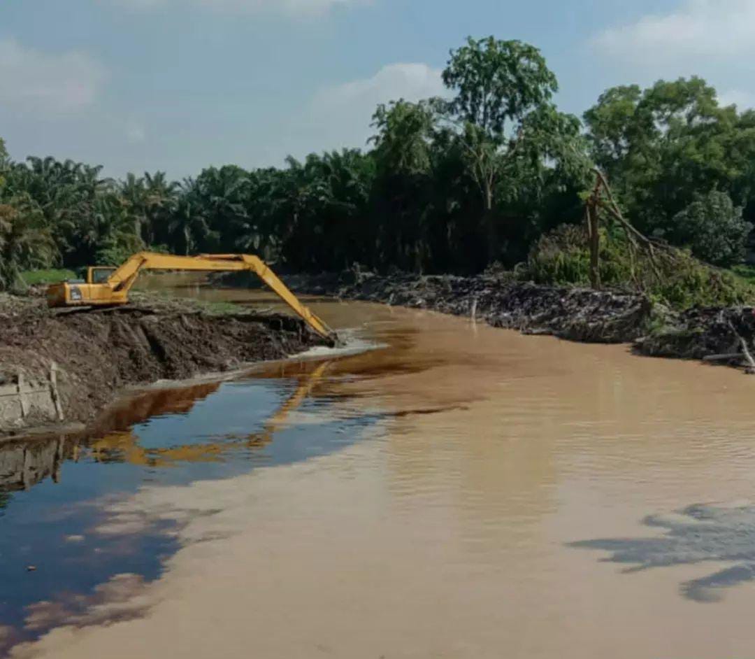 Sejak Awal Mei, Dinas PUPR Pekanbaru Normalisasi Pertemuan Sungai Sail-Sungai Batak