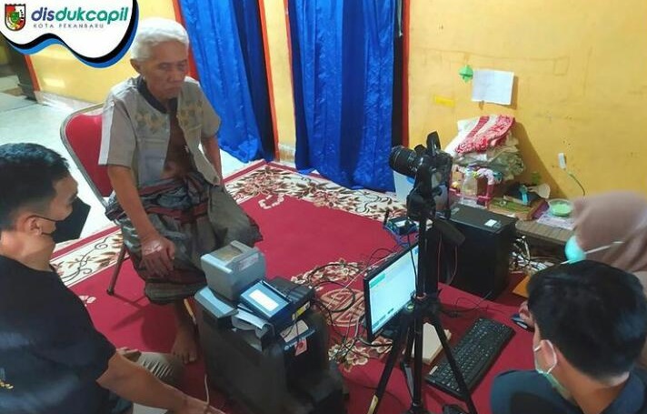 Setiap Sabtu, Disdukcapil Pekanbaru Bantu Disabilitas Buat e-KTP
