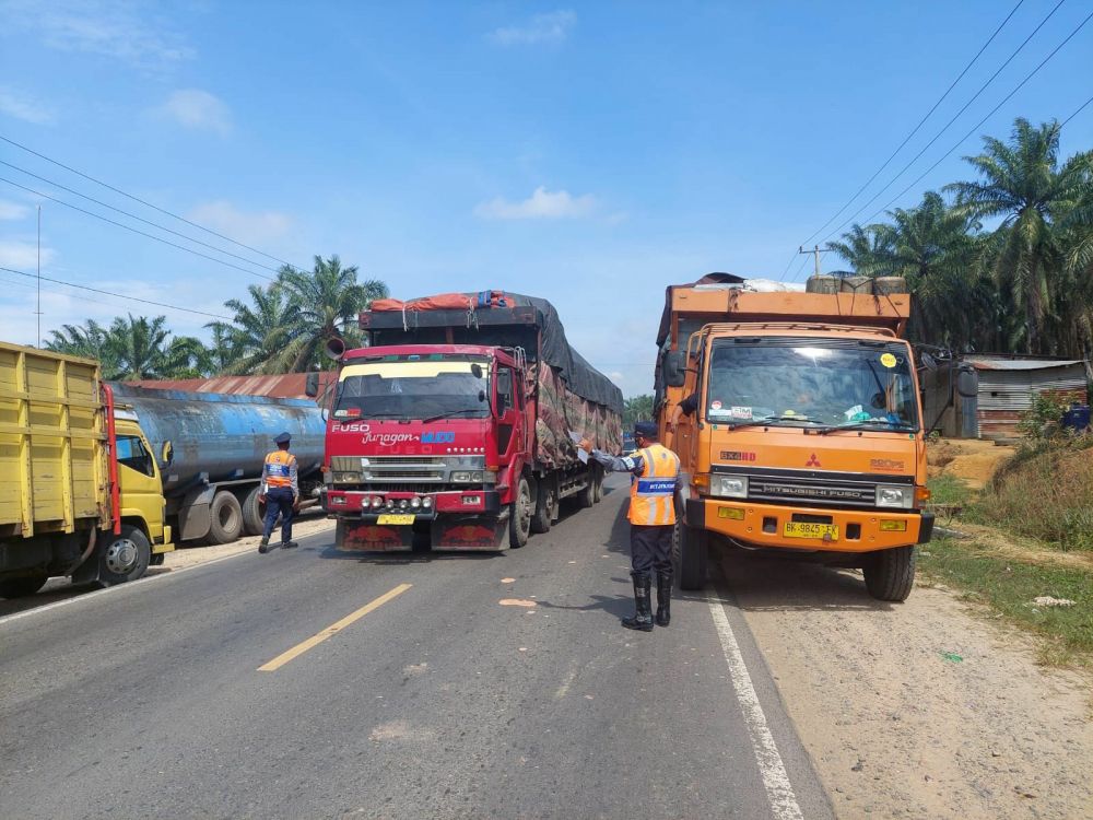 Jalan Rusak Akibat Truk ODOL, Dishub Riau Terus Gencarkan Razia