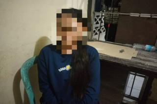 Alahmak! Sudah Terlanjur Buka Celana, Wanita Ini Panik Digerebek saat Ditindih Pria Selingkuhan