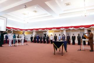 Resmi! Gubri Lantik Kamsol Sebagai Pj Bupati Kampar dan Muflihun Sebagai Pj Wali Kota Pekanbaru
