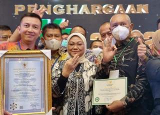 Gubernur Riau Dianugerahi Sebagai Pembina K3 Terbaik dari Kemenaker RI