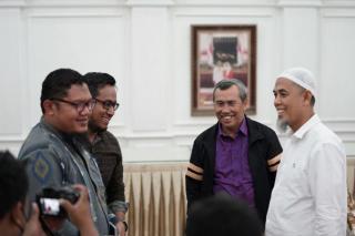 Bahas Perbaikan Jembatan di Kota Dumai, Wako Paisal Temui Gubri di Kediaman