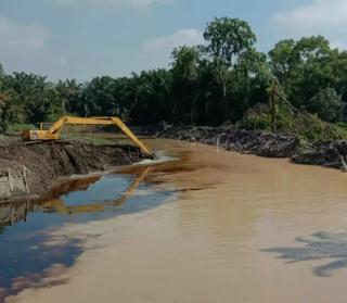 Sejak Awal Mei, Dinas PUPR Pekanbaru Normalisasi Pertemuan Sungai Sail-Sungai Batak