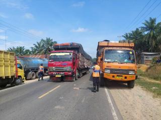 Jalan Rusak Akibat Truk ODOL, Dishub Riau Terus Gencarkan Razia