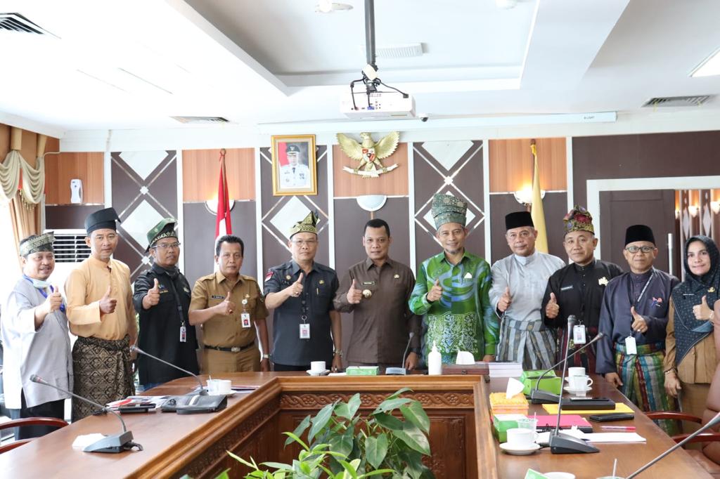 Pj Wako Pekanbaru Dukung Pengusulan Marhum Pekan Sebagai Calon Pahlawan Nasional