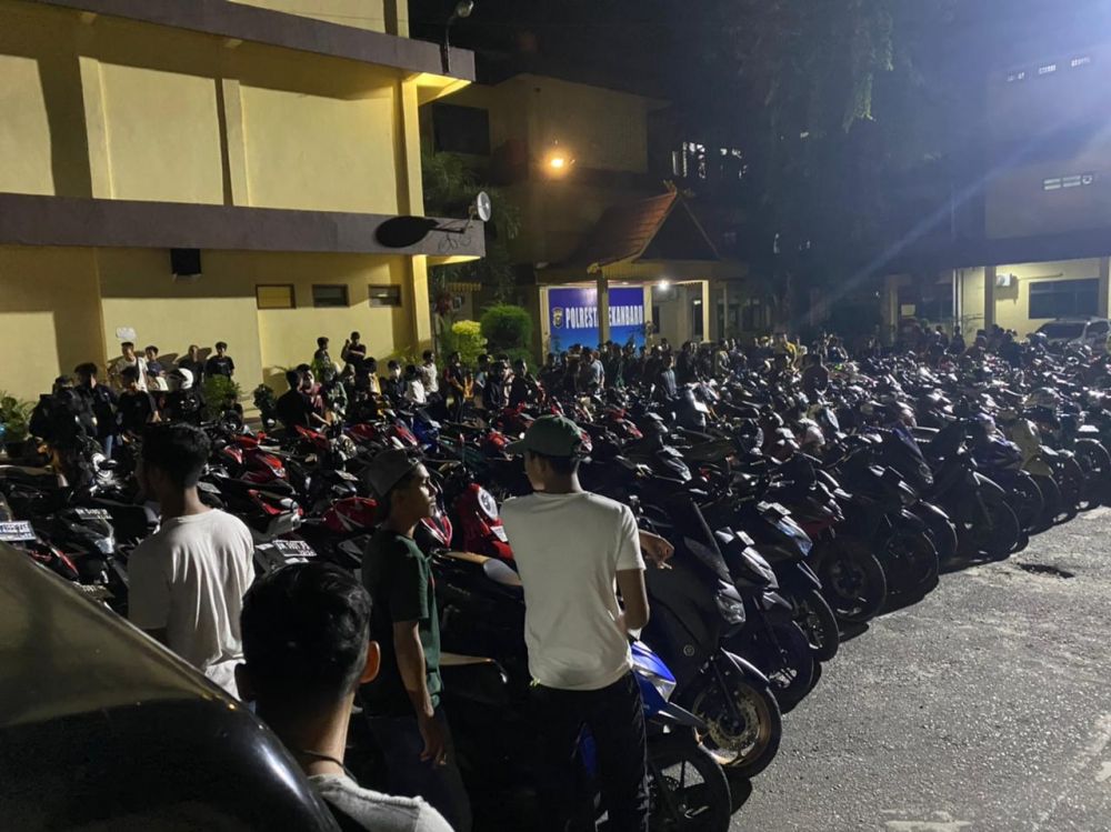 Cegah Balap Liar, Polisi Amankan Ratusan Sepeda Motor dan 4 Remaja yang Bawa Sajam