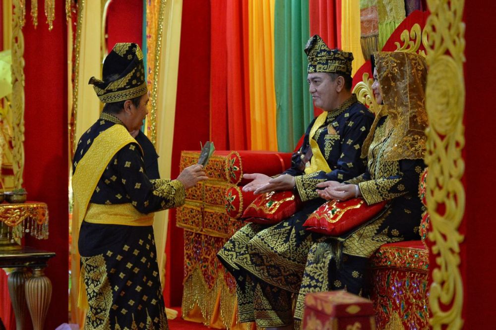 Kapolda Riau Terima Gelar Datuk Wira Lela Setia Negeri dari LAMR Kota Dumai
