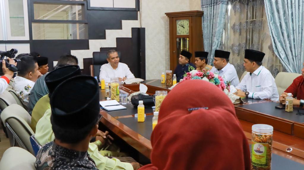 Bupati Kampar: Gaji/Insentif Guru MDA Segera Dibayarkan
