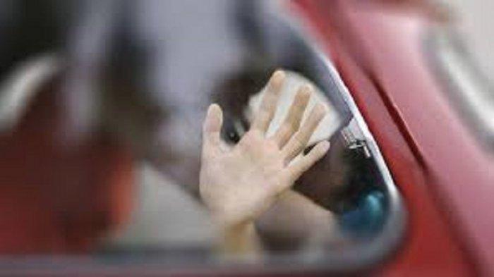 Keji! Ibu dan Anak Perempuannya Diperkosa Beramai-ramai di Mobil yang Melaju