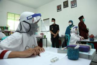 Tingkat Kelulusan SMK di Dumai dan Rohil Capai 100 Persen