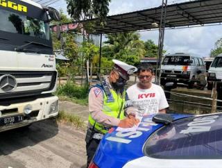 Polisi Tilang 14 Truk di Jalan Subrantas Pekanbaru