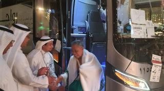 Bak Pengantin Baru, Jemaah Tiba Pertama di Makkah Disambut Sukacita