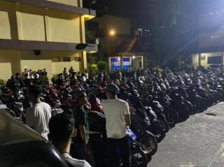 Cegah Balap Liar, Polisi Amankan Ratusan Sepeda Motor dan 4 Remaja yang Bawa Sajam