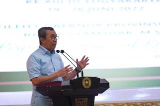 Gubri Lepas Kontingen Pesparawi Nasional ke Yogyakarta