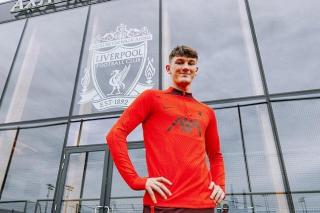 Resmi! Liverpool Tuntaskan Transfer Calvin Ramsay dari Aberdeen