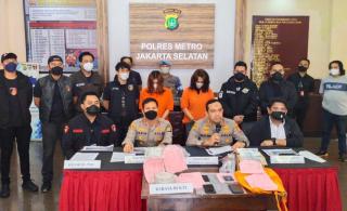 Cewek Cantik Tewas di Apartemen, 2 Transpuan Jadi Tersangka