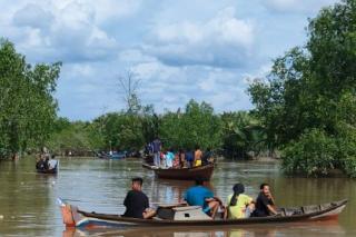 Ngeri! Sulaiman Diterkam dan Diseret Buaya ke Tengah Sungai, 3 Jam Baru Ditemukan Warga Inhil
