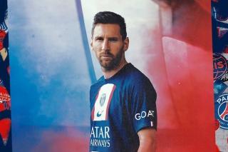 Ada Tulisan GOAT, PSG Rilis Jersey Home 2022/23