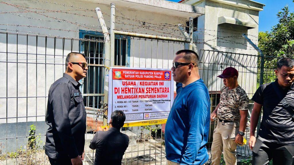 Tak Bayar Retribusi, Pemkab Kampar Segel Menara Telekomunikasi Milik PT. Sampoerna Telekomunikasi In