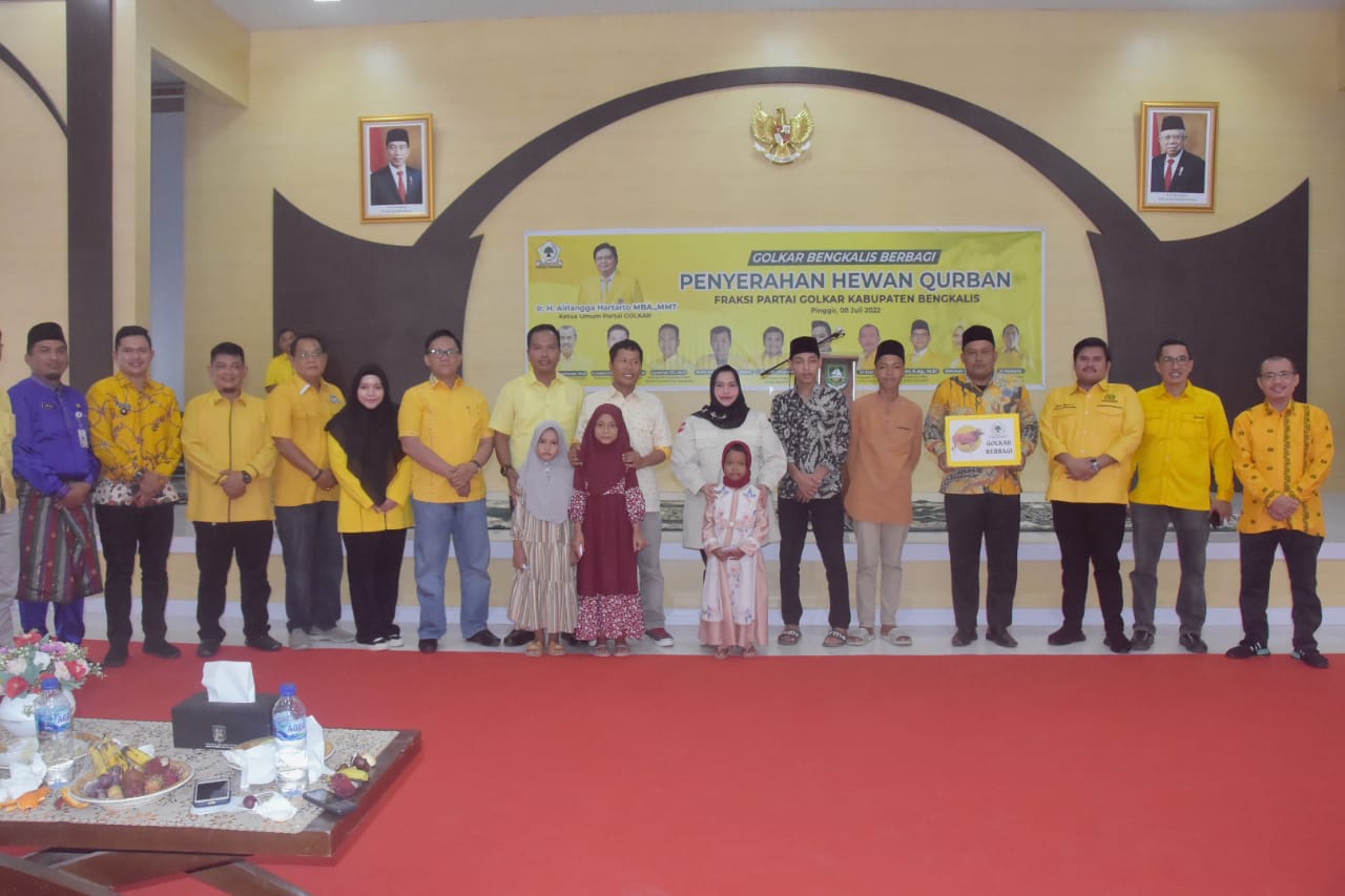 Bupati Kasmarni Hadiri Golkar Bengkalis Berbagi di Pinggir