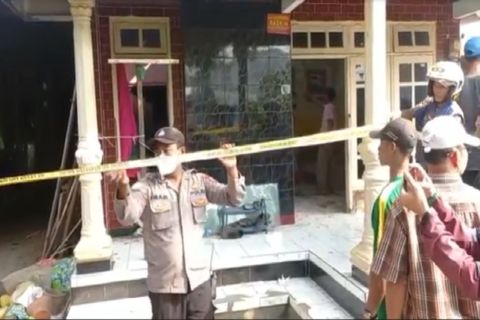 Duarrr! Pelajar Tewas Terkena Ledakan Mercon, Beberapa Bagian Tubuh HancurÂ 