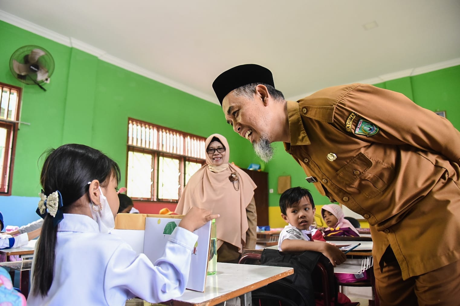 Wako Paisal Tinjau Suasana Hari Pertama Sekolah di Dumai