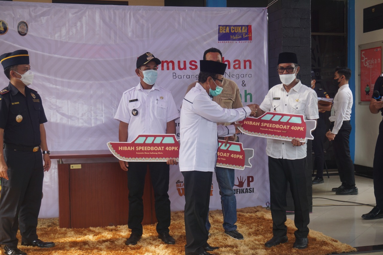 BC Tembilahan Hibahkan 3 Unit Speedboat Ambulans Air untuk 3 Desa di Inhil