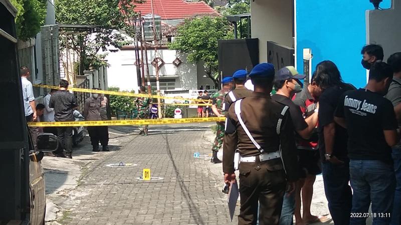Dorrr! Istri Tentara Ditembak Orang Tak Dikenal