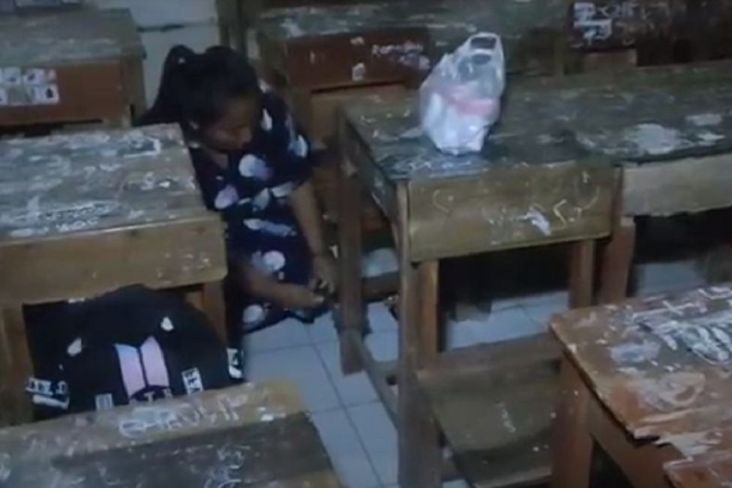 Kocak! Demi Bangku Depan untuk Anak, Orang Tua Murid Nekat Gembok Meja dan Kursi Sekolah