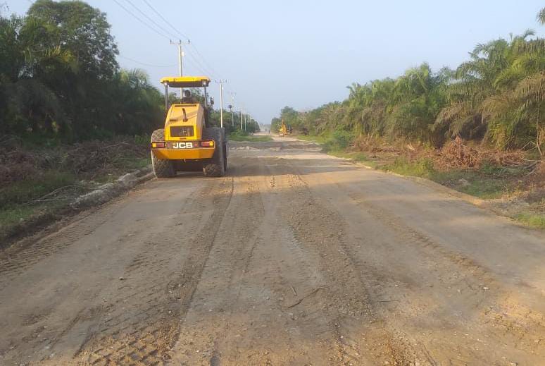 Pemprov Riau Perbaiki Jalan Provinsi di Teluk Meranti - Sebekek Pelalawan Sepanjang 30 KM