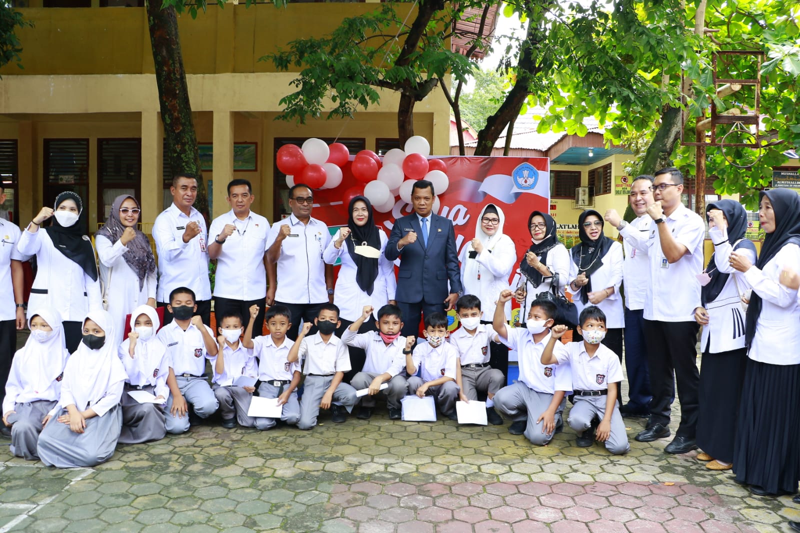 Pj Wali Kota Pekanbaru Ajak Orang Tua Bersedia Anak-anak Diberi Vaksin