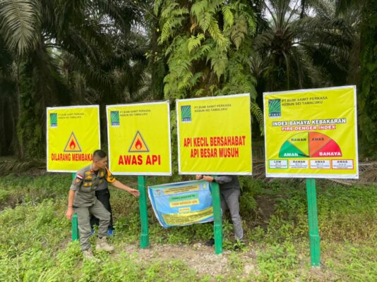Tim Pemkab Kampar Temukan Perusahaan yang Menutupi Tanda Segel Izin Perusahaan
