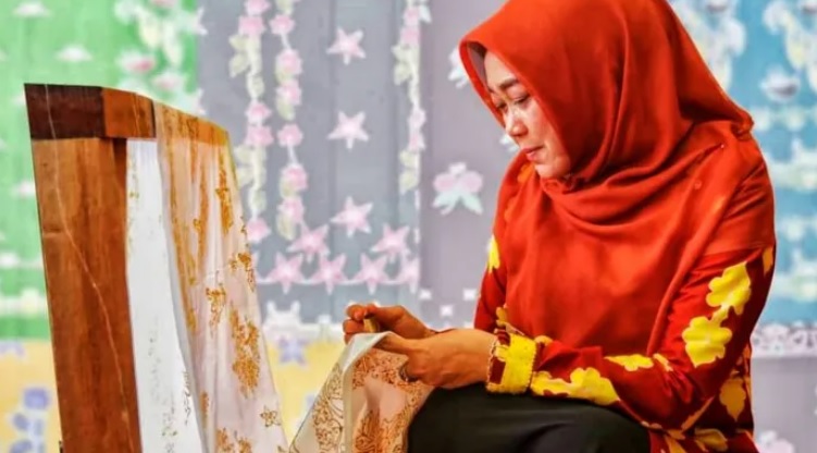 MTQ Riau ke-40, DPMPTSP dan Dekranasda Siak Pamerkan Produk Batik hingga Tenun Khas Daerah