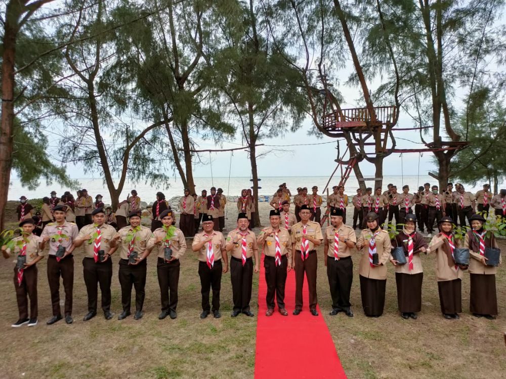 Masrul Kasmy Buka Kemah Konservasi Lingkungan Daerah Riau di Pulau Rupat