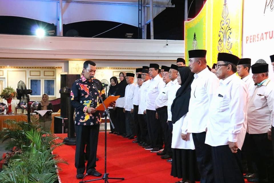 Pj Wako Lantik Ketua dan Pengurus PWRI Pekanbaru Masa Bakti 2022-2027
