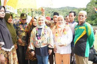 Kunker Perdana, Pj Ketua TP PKK Sambangi Desa Batu Sanggan Kampar Kiri Hulu