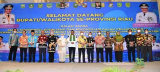 Bupati Kasmarni Tanda Tangani Komitmen Dukungan Menuju Riau UHC Tahun 2024
