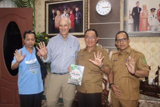 Bupati Wardan Terima Kunjungan Ketua Sahabat Kelapa Indonesia