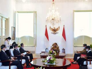 Presiden Jokowi Terima Kunjungan Kehormatan Menlu RRT