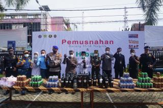 BC Tembilahan Musnaskan 9,3 Juta Batang Rokok Ilegal, Miras dan Alat Bantu Seks