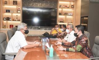 Gesa Pembangunan Infrastruktur Desa Terisolir, Pj Bupati Kampar dan Anggota DPR RI Kunjungi PUPR