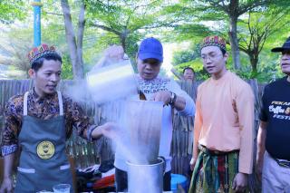 Pj Wali Kota Buka Pekanbaru Coffee and Craft Festival di RTH Kaca Mayang
