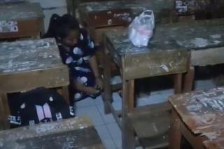 Kocak! Demi Bangku Depan untuk Anak, Orang Tua Murid Nekat Gembok Meja dan Kursi Sekolah