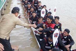 Datang Langsung ke Kuansing, Bupati Hadiri Pembukaan Pacu Jalur
