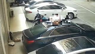 Parah! Terlalu Asyik Berhubungan Intim, Perempuan Cantik Ini Jatuh dari Balkon Apartemen