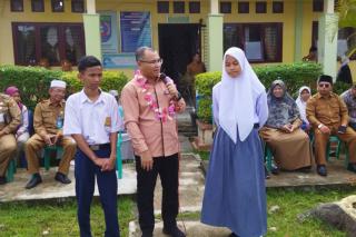 Rektor Unilak Semangati Siswa SMA Negeri 2 Koto Kampar Hulu untuk Lanjut Kuliah