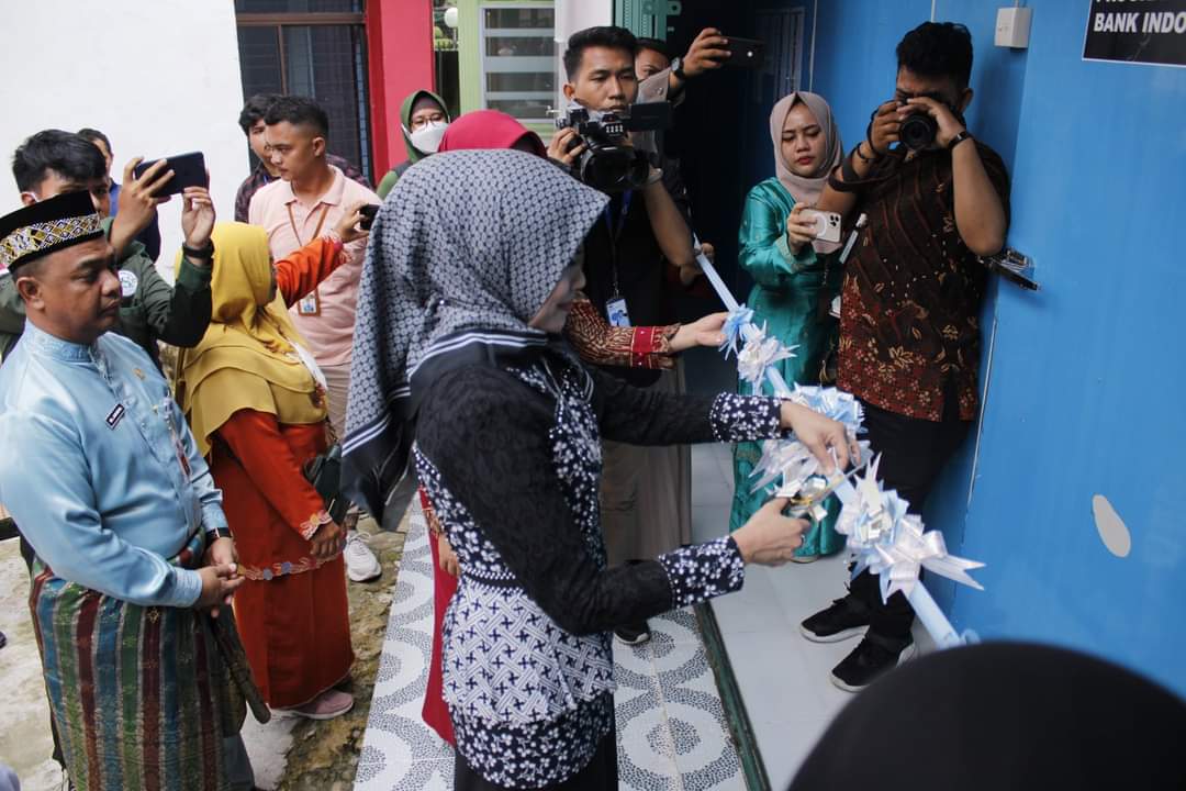 Disketapang Pekanbaru Terima Hibah Gudang Pendingin dari Bank Indonesia