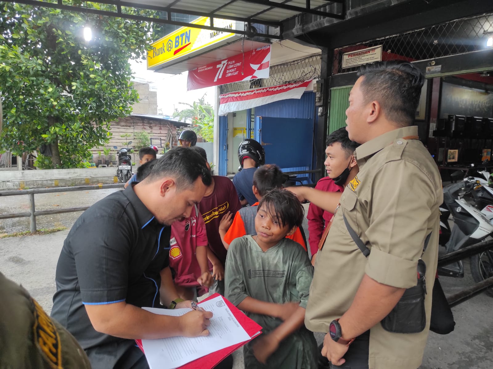 Gelar Patroli Rutin, Dinsos Pekanbaru Jaring 8 Orang PMKS
