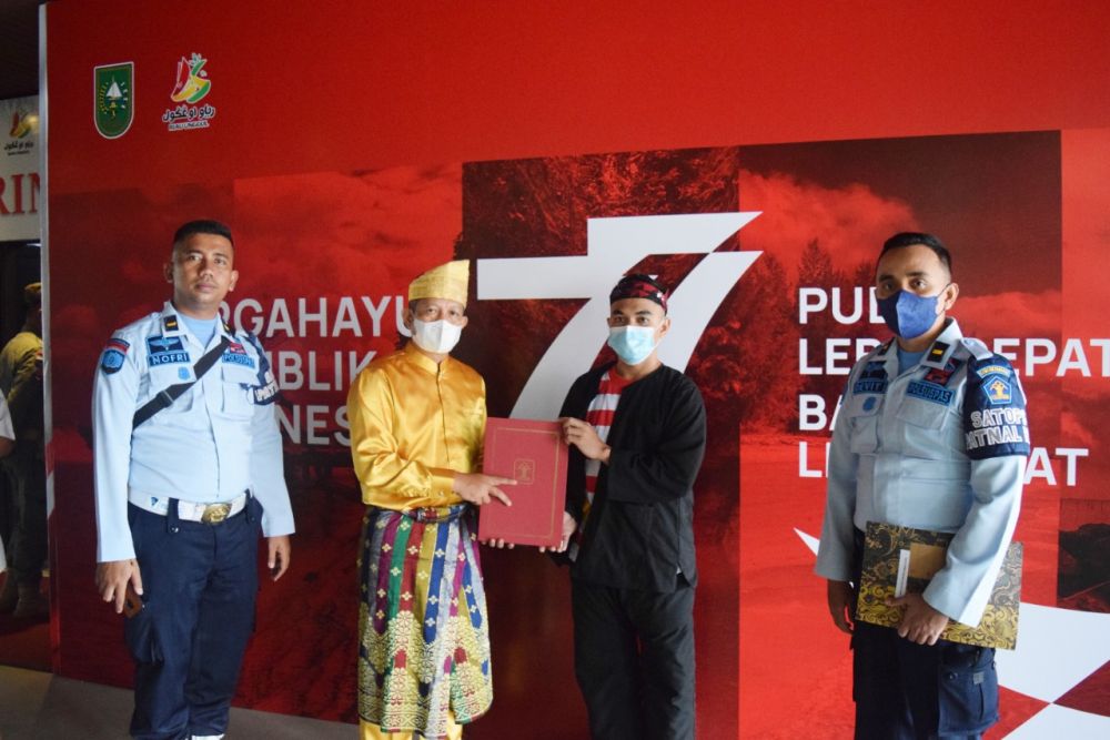 Terima Remisi Hari Kemerdekaan, 18 Warga Binaan Rutan Pekanbaru Bebas